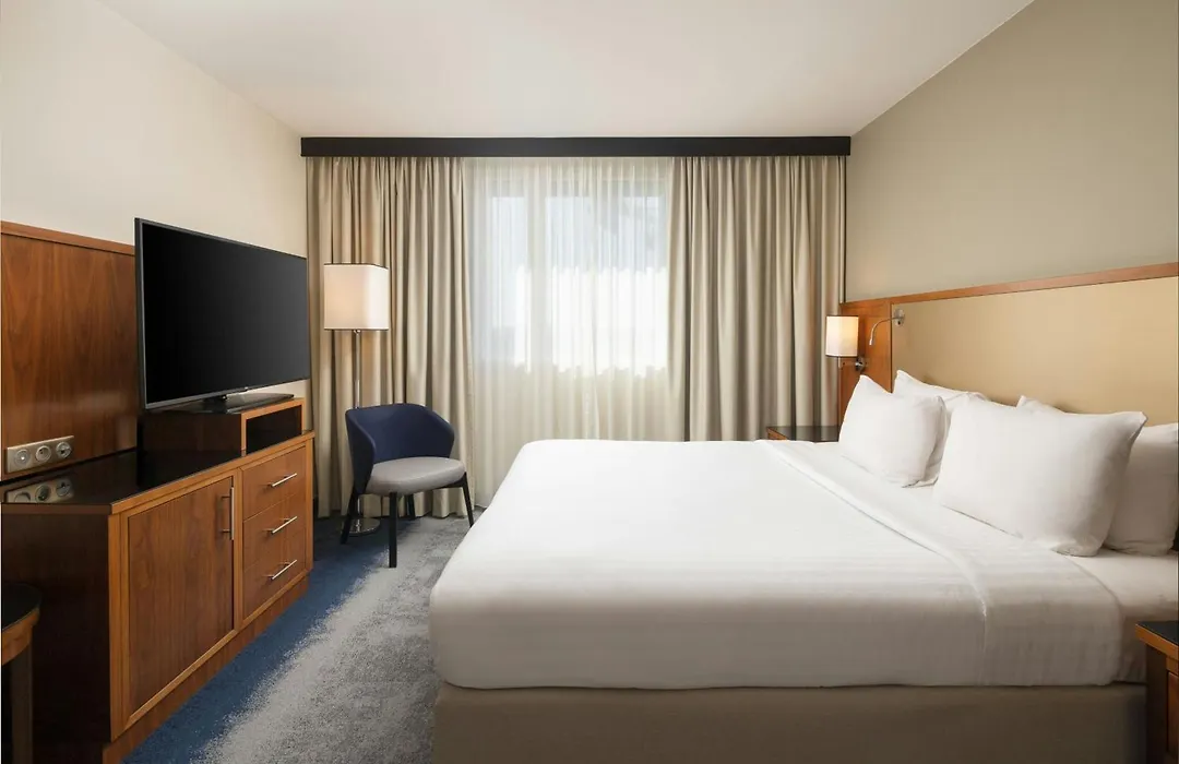 Courtyard By Marriott Toulouse Airport-1